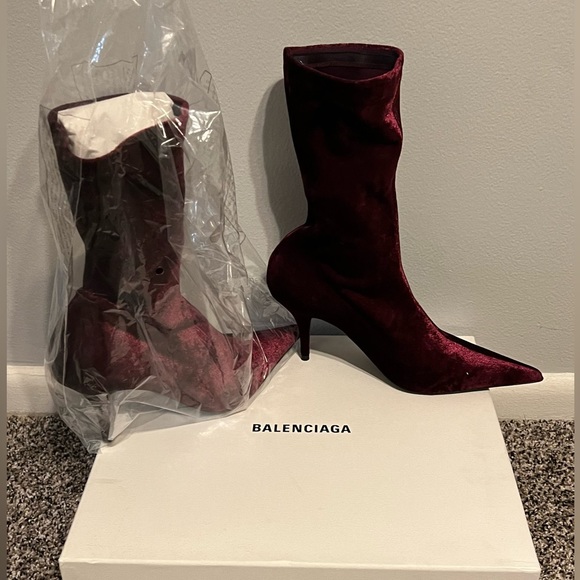Authentic Balenciaga burgundy Velvet Ankle Boots size 38 - Picture 1 of 4